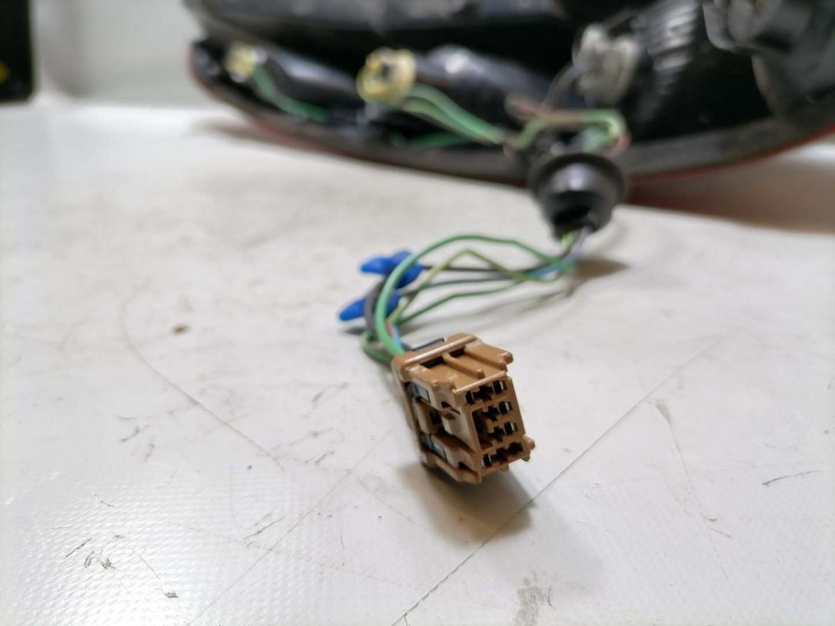 Nissan Almera Tino original R&uuml;cklicht R&uuml;ckleuchte Schlussleuchte rechts Bj.2003